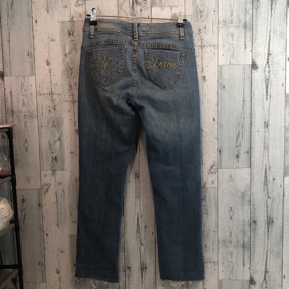 Dereon Frayed Hem Ankle Jeans 3/4 - Picture 3 of 10